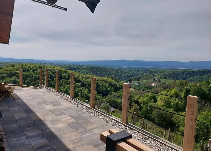 Hiska Oddiha - Prázdninový dům